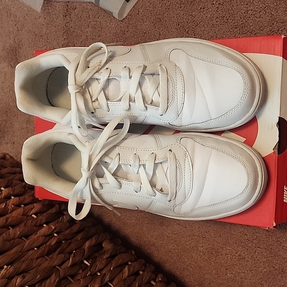 NIKE Tennis shoes - Picture 2 of 6